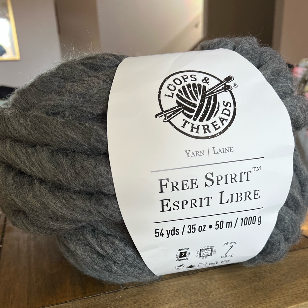Free spirit chunky jumbo yarn, color charcoal, polyester/acrylic/wool blend.